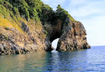 เกาะทะลุ จุดดำน้ำยอดนิยมใกล้เกาะเสม็ด