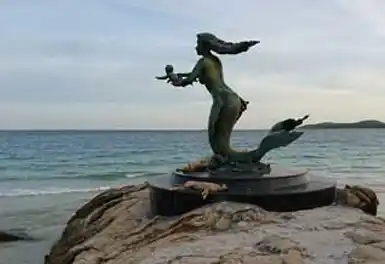 ป้ายหาดทรายแก้ว จุดเช็คอินยอดนิยมบนเกาะเสม็ด